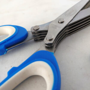 DSA-HCS Herb Cutting Shears Closeup